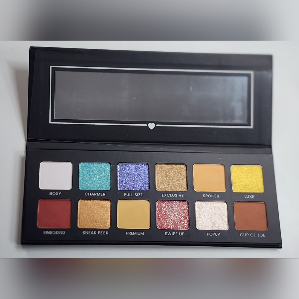 BOXY CHARM Hello Charmer Shimmer Pressed Eye Shadow Palette 12 Colors